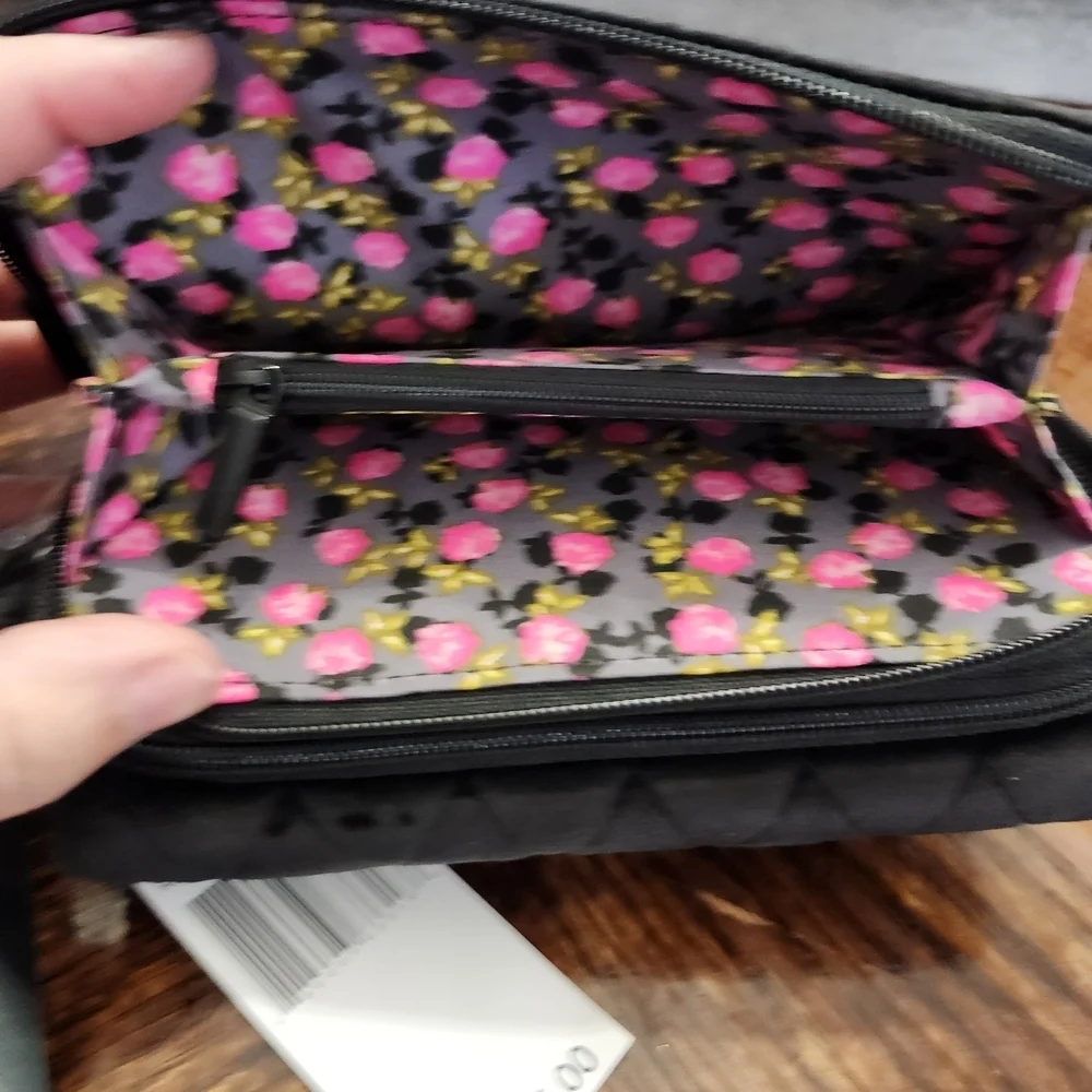 NWT Vera Bradley Black Quilted RFID 3 IN 1 Crossbody Wallet Wristlet